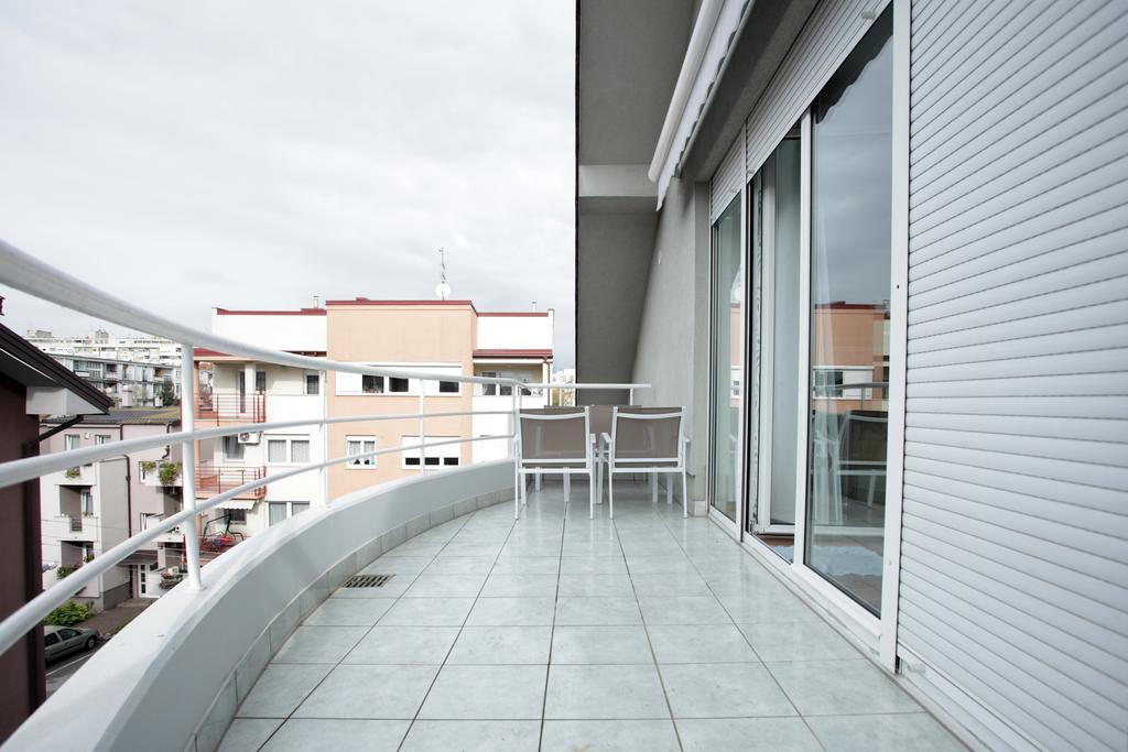 Apartment Bonus *